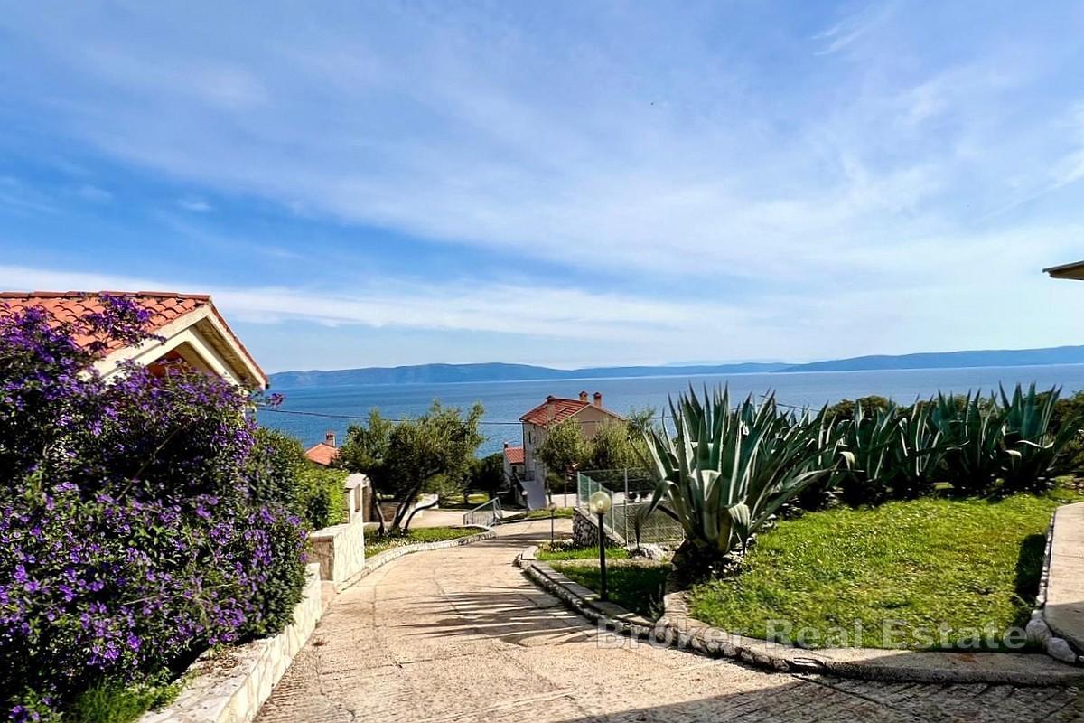 Terreno edificabile con struttura per la ristorazione e vista mare