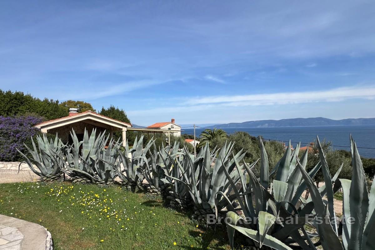 Baugrundstück mit Gastronomiebetrieb und Meerblick