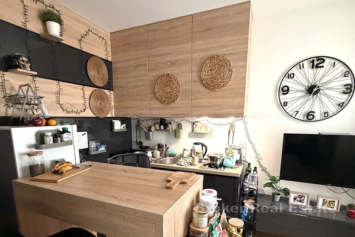 Wohnung in zwei Einheiten mit Parkplatz