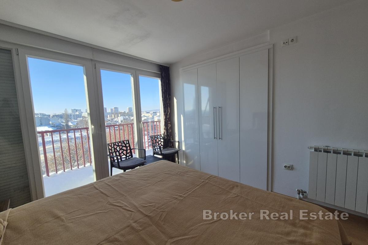 Appartamento con due camere da letto e balcone