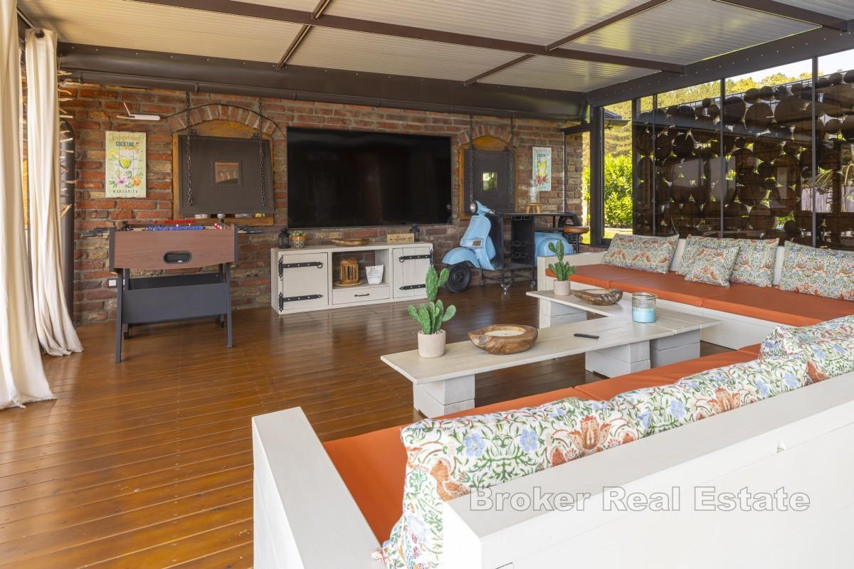 Maison avec bungalows et installations de bien-être