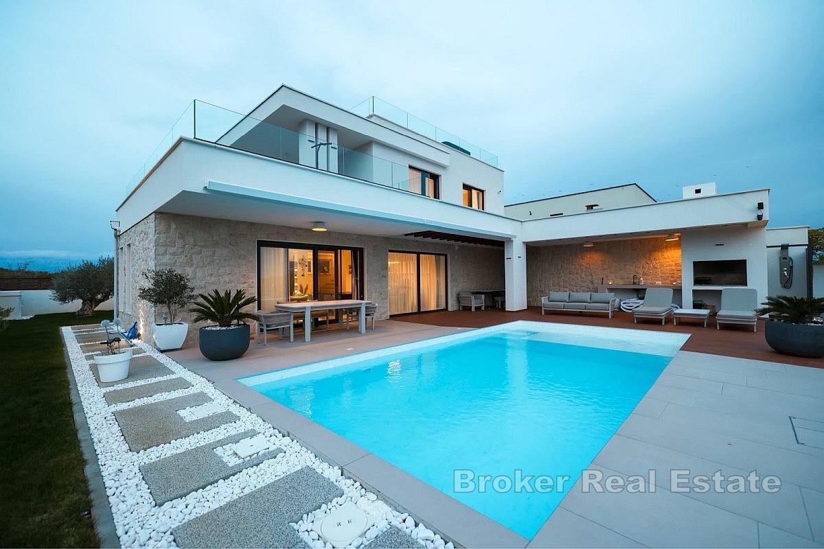 Moderne villa i rolige omgivelser