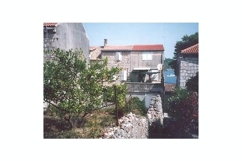 Dom (zrúcanina) - Ostrov Vis