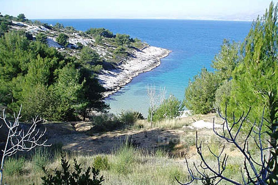 Ön Brač - Rymlig mark med utsikt över havet