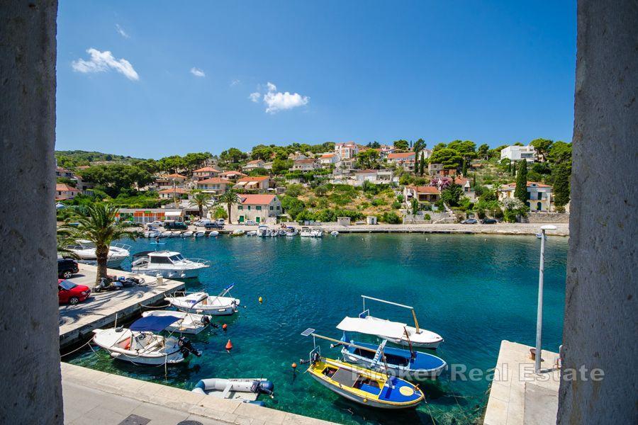 Øya Brac - Steineiendom i sentrum av byen