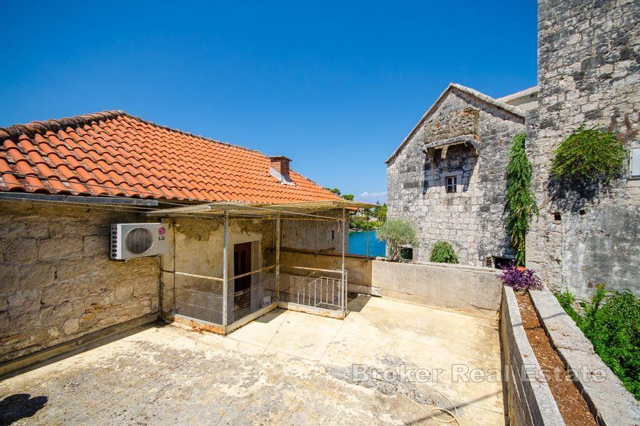 Øya Brac - Steineiendom i sentrum av byen