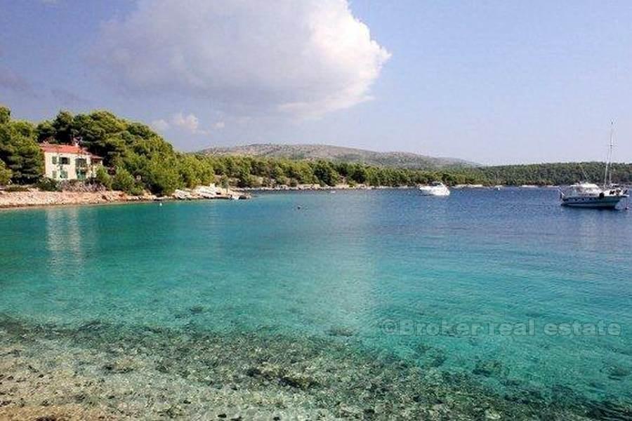 Kuća sa zemljištem - Otok Brač