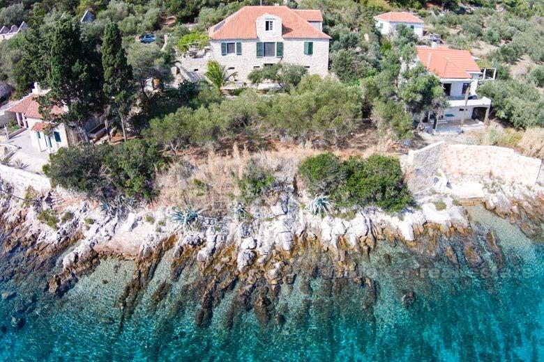 Huset / Villa første rad mot sjøen - øya Hvar