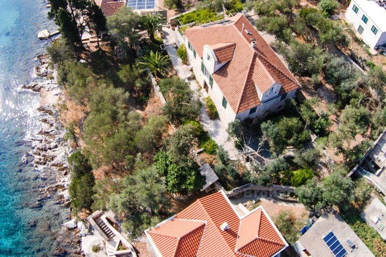 Huset / Villa første rad mot sjøen - øya Hvar