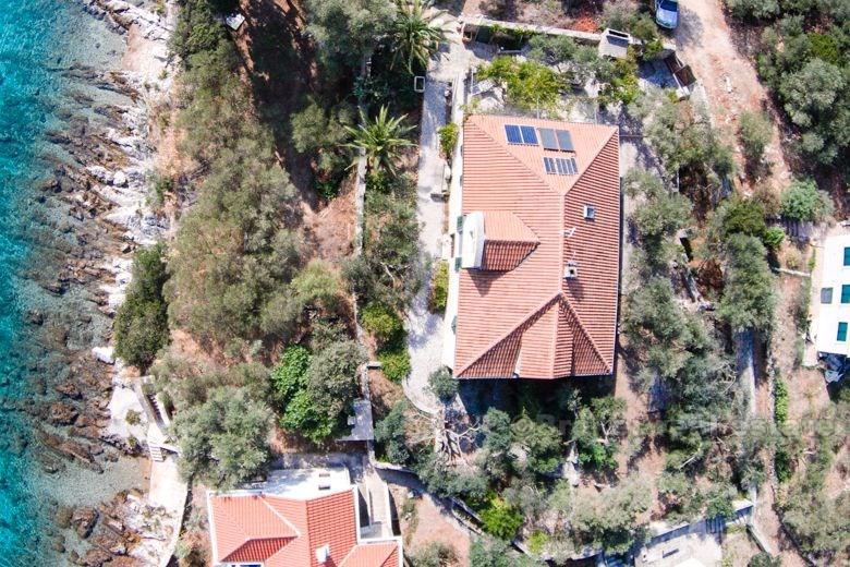 Huset / Villa første rad mot sjøen - øya Hvar