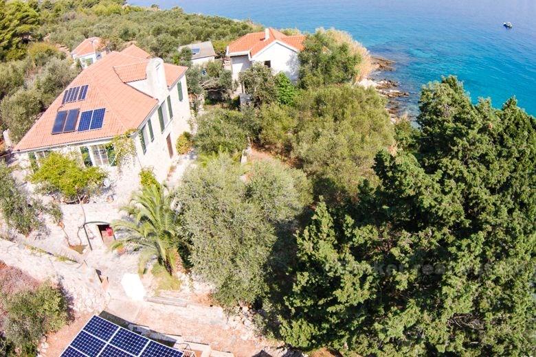 Huset / Villa første rad mot sjøen - øya Hvar