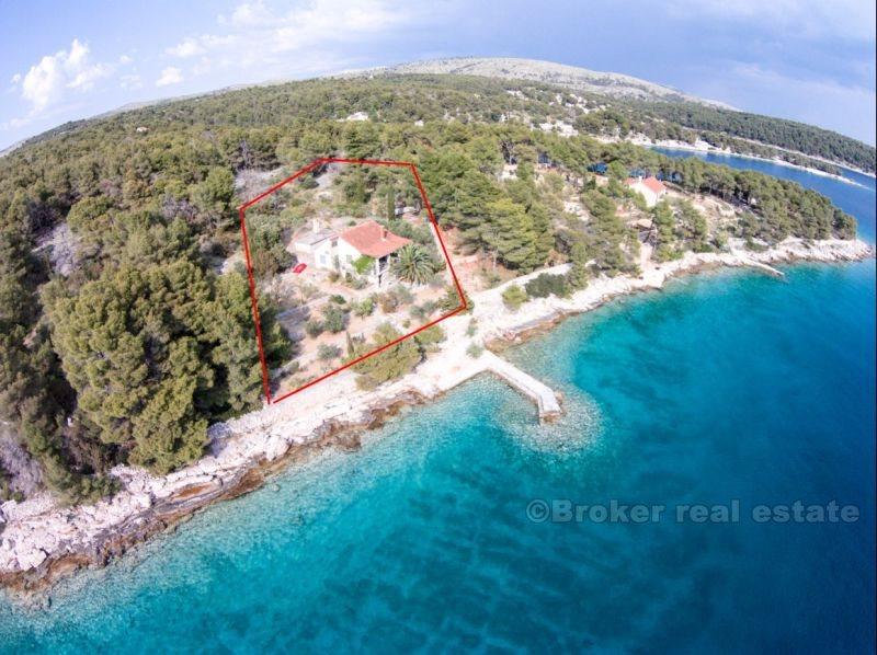 Kuća prvi red na izvrsnoj lokaciji - otok Brač