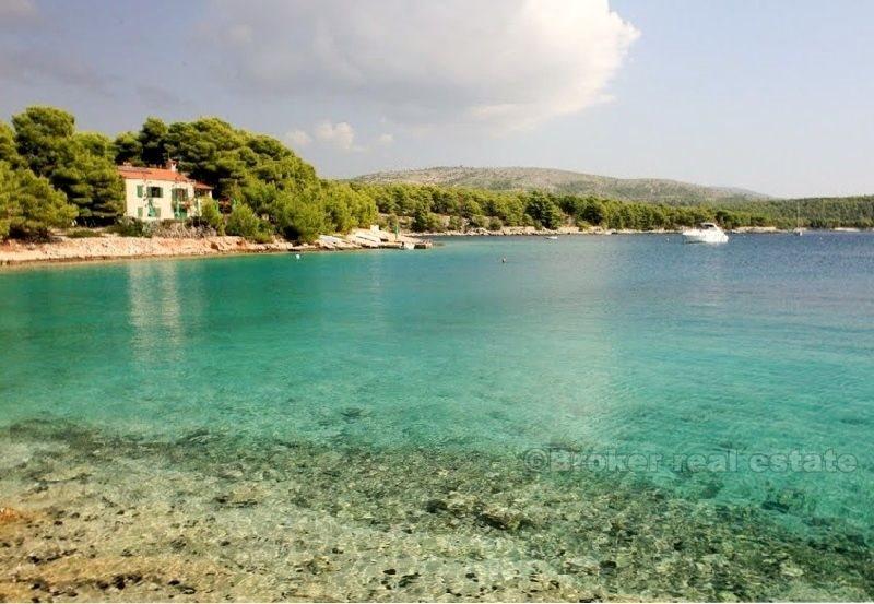 Kuća prvi red na izvrsnoj lokaciji - otok Brač