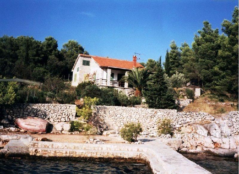 Kuća prvi red na izvrsnoj lokaciji - otok Brač