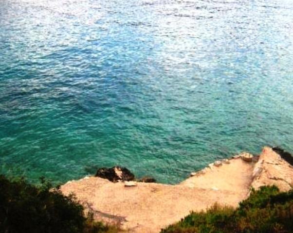 Maison première rangée de la mer - île de Brac