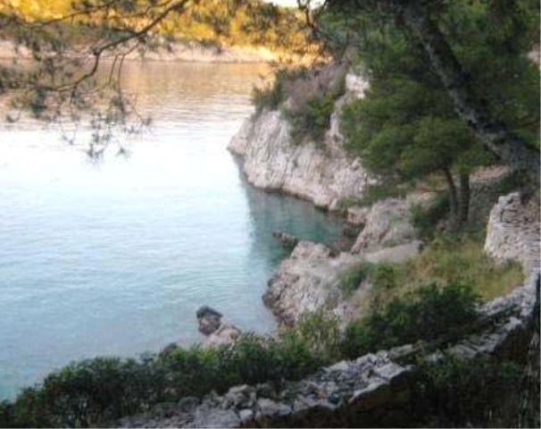 Maison première rangée de la mer - île de Brac