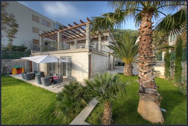 Vila s djelomičnim pogledom na more - Split