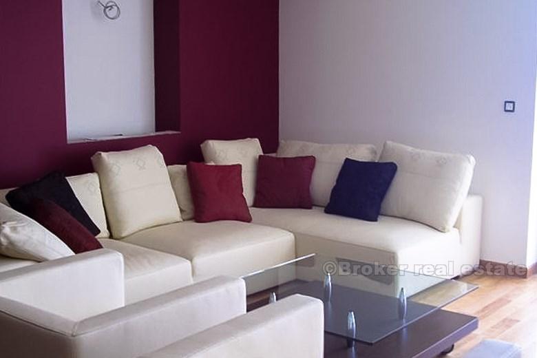 Современная вилла с видом на море ─ Сплит