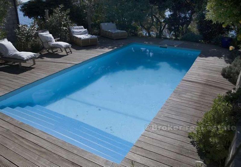 Villa avec piscine, première rangée de la mer - presqu'île de Peljesac