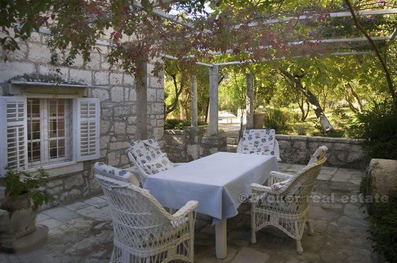 Villa avec piscine, première rangée de la mer - presqu'île de Peljesac