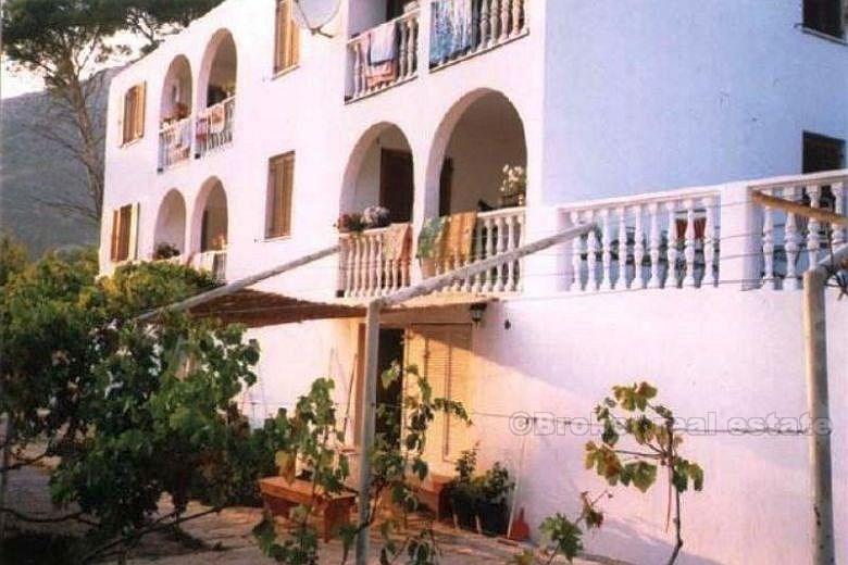 Wyspa Hvar - Dom pierwszym rzędzie do morza