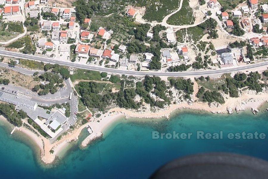 terrain de construction avec permis près de Omis