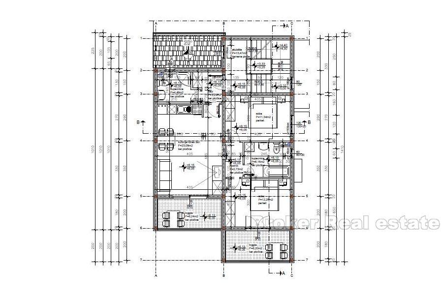terrain de construction avec permis près de Omis
