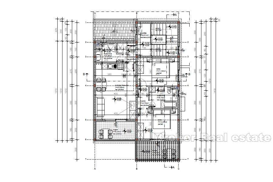 terrain de construction avec permis près de Omis