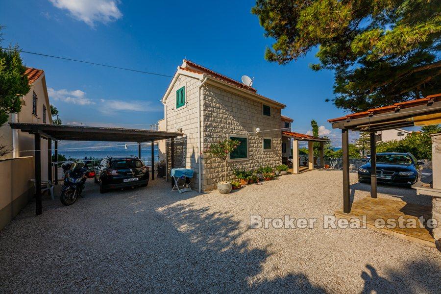 ostrov Brač, vila s bazénom pri mori