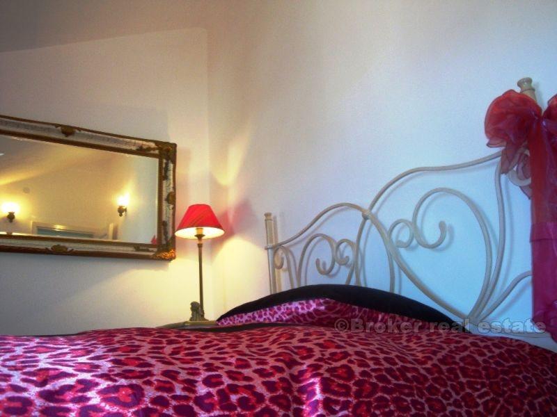 Wyspa Brac, willa nad morzem