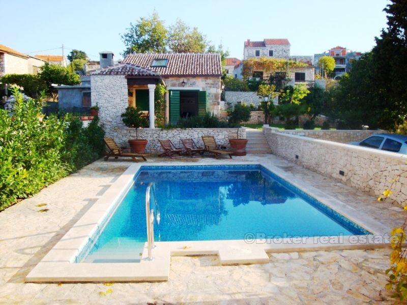 Wyspa Brac, willa nad morzem