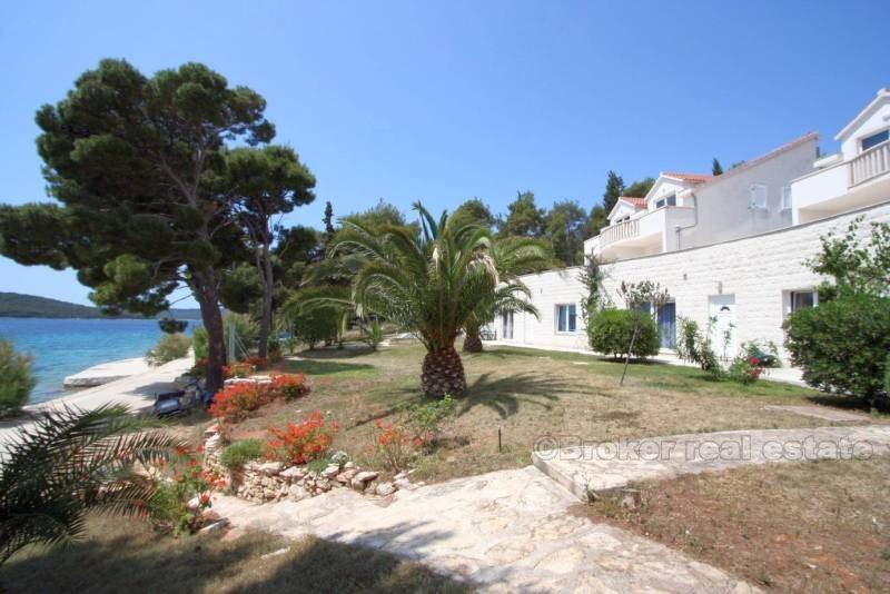 øya Brac, 2 leiligheter ved sjøen