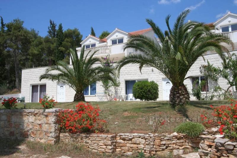 øya Brac, 2 leiligheter ved sjøen