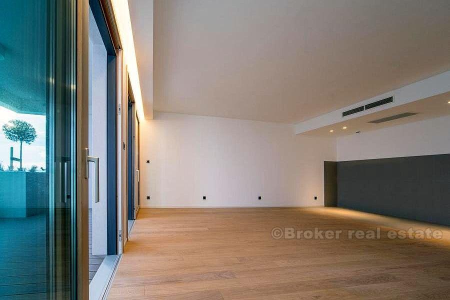 Split, brand new luxury three bedroom apartment