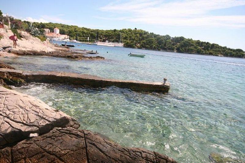 île de Solta. Maison en bord de mer.