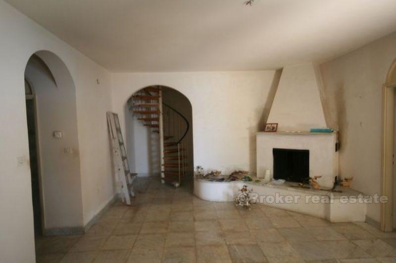 isola di Solta. Staccata casa al mare.