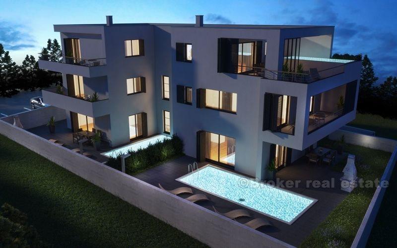 près de Zadar. immeuble d'appartements moderne