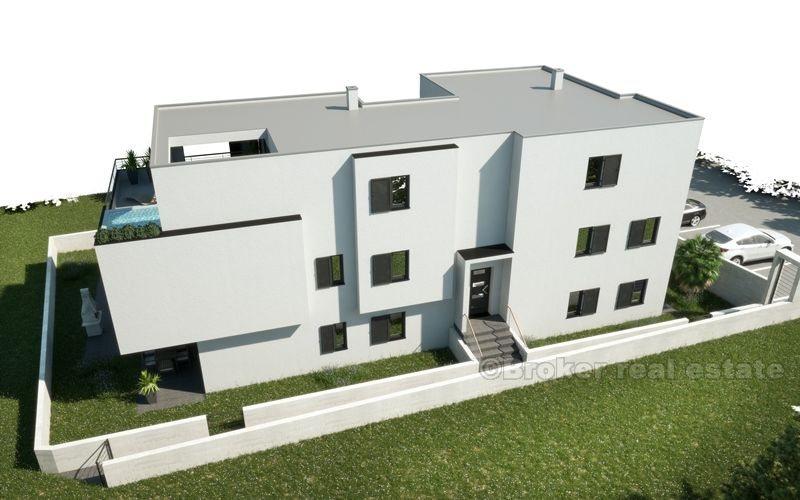 nedaleko Zadaru. Moderní bytový dům