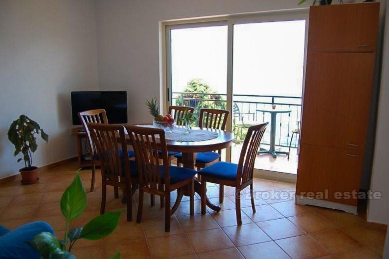 island of Ciovo. House on 3 floors, by the sea!