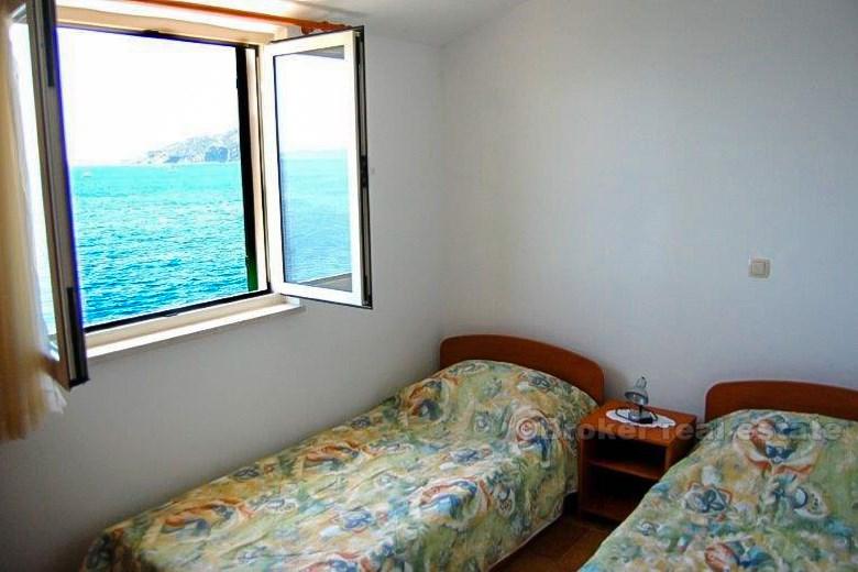 island of Ciovo. House on 3 floors, by the sea!