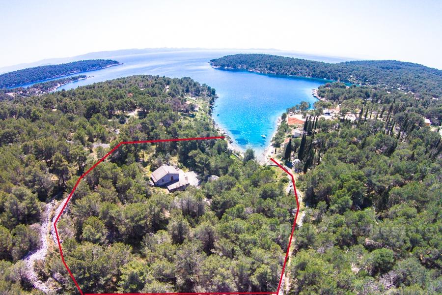 Wyspa Brac, dom nadbrzeżny z lądem
