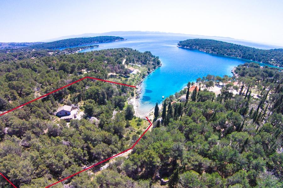 Wyspa Brac, dom nadbrzeżny z lądem