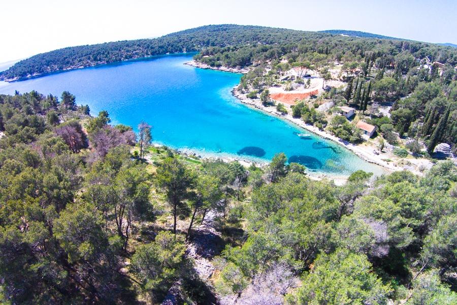 Wyspa Brac, dom nadbrzeżny z lądem