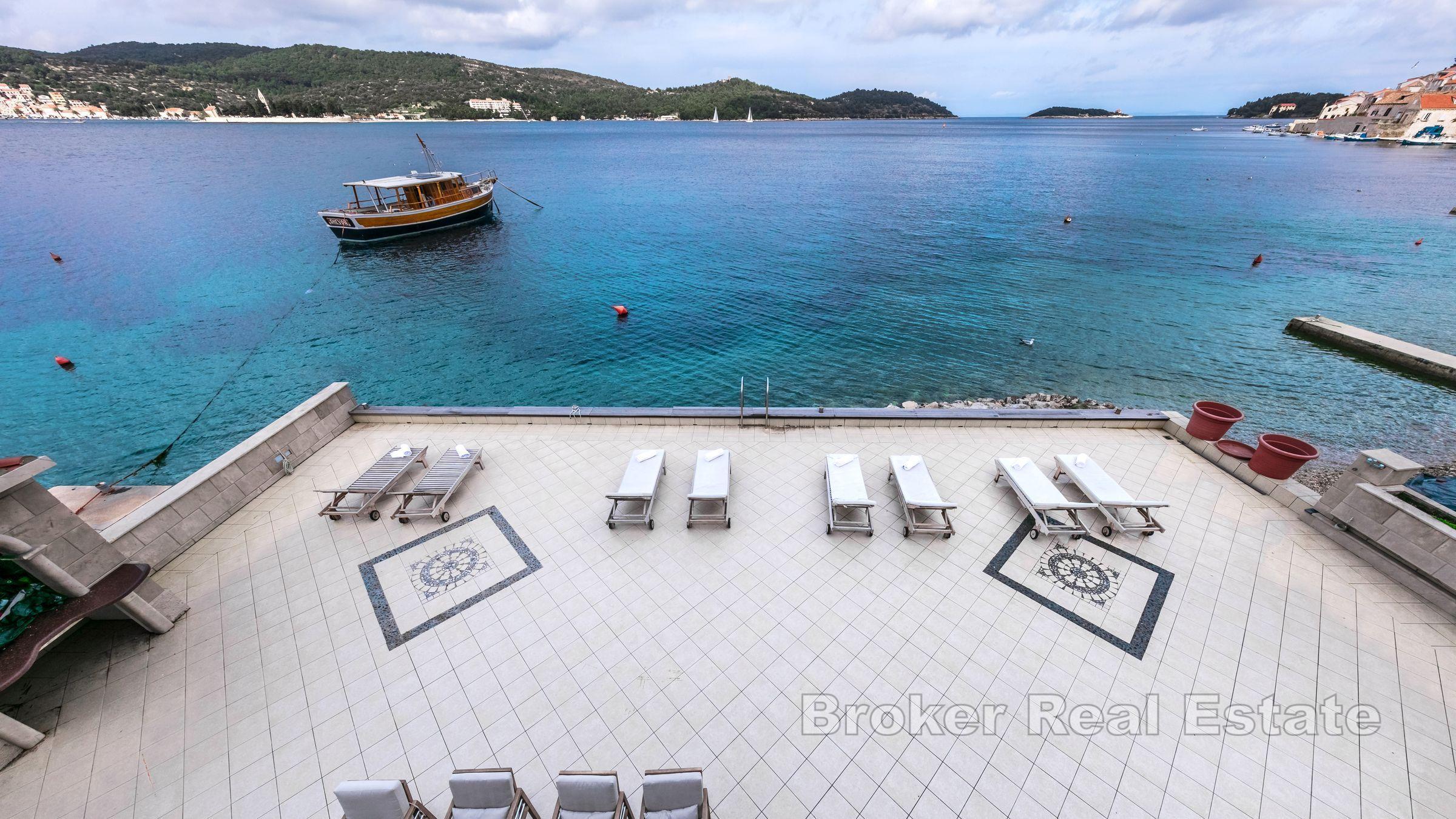 Insel Vis - Steinvilla, am Meer