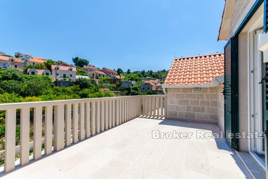 Insel Brac, Mehrfamilienhaus mit Meerblick