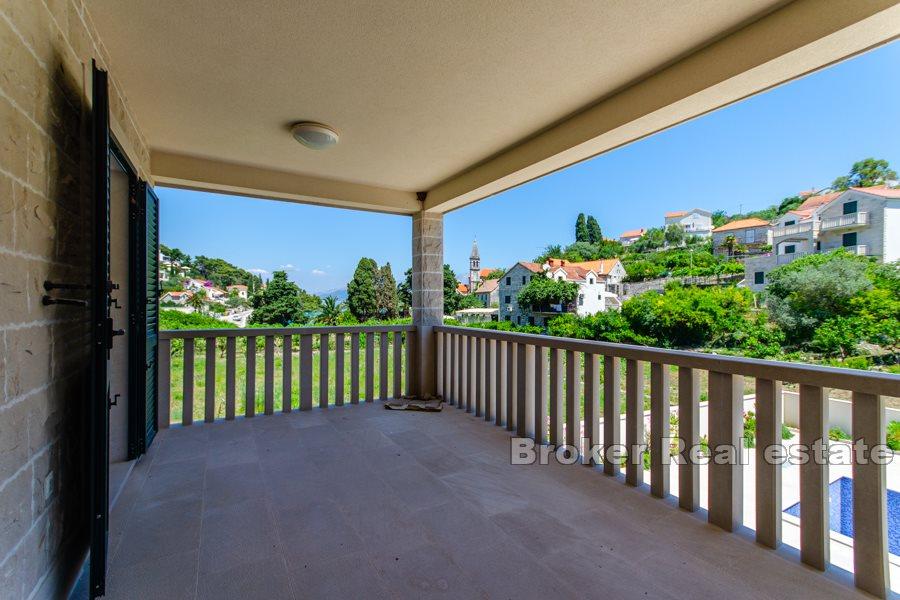 Insel Brac, Mehrfamilienhaus mit Meerblick