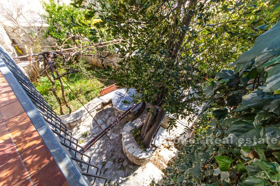 Blízko Omiše - Dvojdomek 40m od pláže