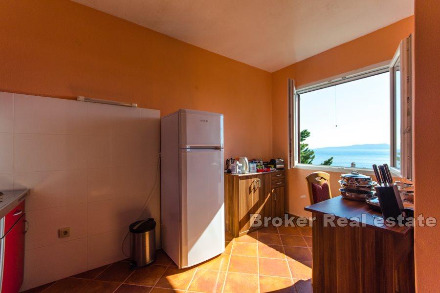 Blízko Omiše - Dvojdomek 40m od pláže