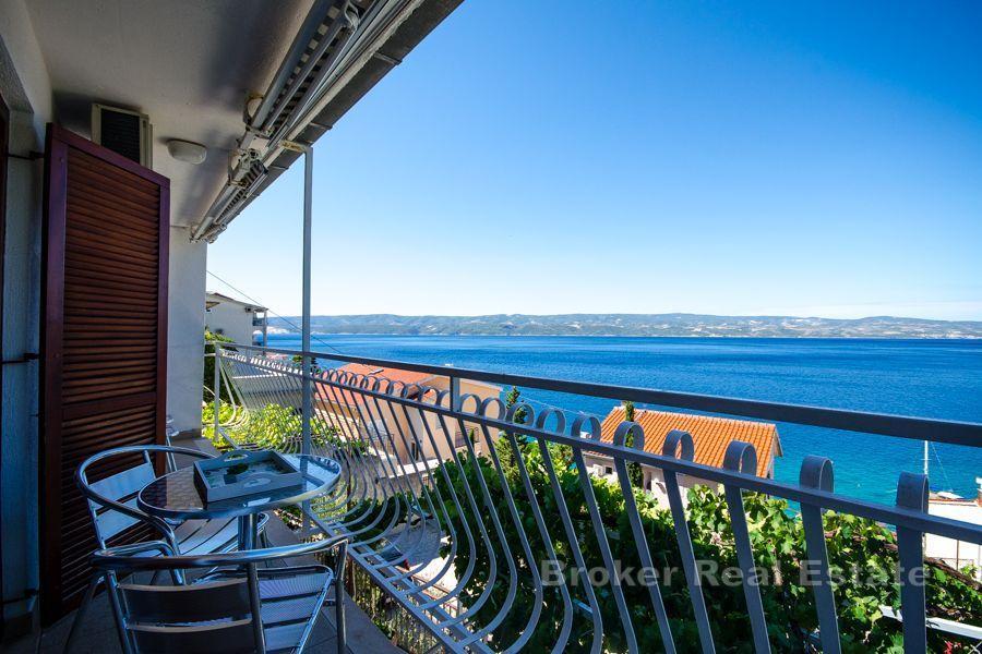 Omiš - Apartmanska kuća s otvorenim pogledom na more