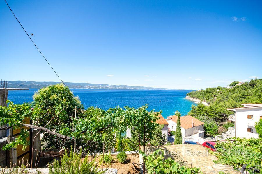 Omis - Immeuble avec vue dégagée sur la mer